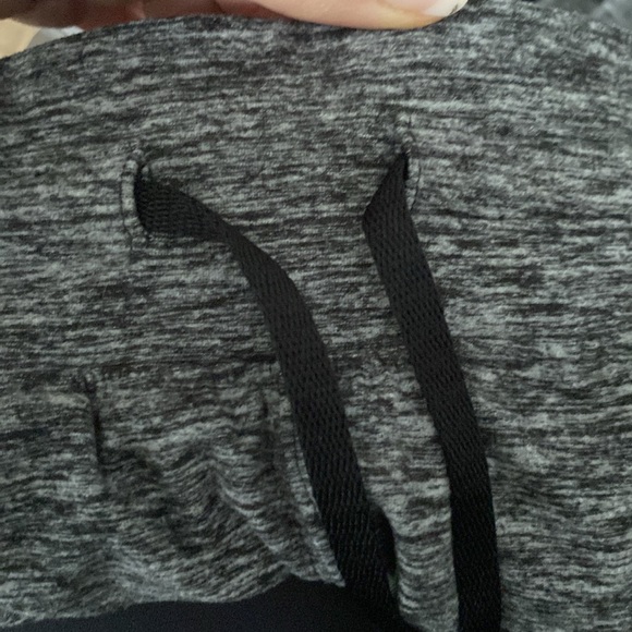 Two piece- Size 4 Womens lululemon tracksuit -heathered grey colour. - Picture 7 of 9
